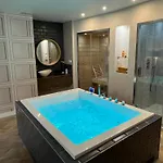 Apartment Avec Jacuzzi Sauna & Cinema - Nid D'angers Angers
