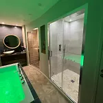 Avec Jacuzzi Sauna & Cinema - Nid D'angers * Angers