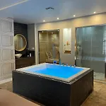 Avec Jacuzzi Sauna & Cinema - Nid D'angers 昂热