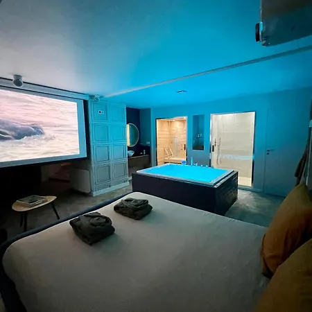 Avec Jacuzzi Sauna & Cinema - Nid D'angers *