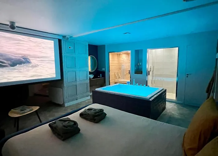 Avec Jacuzzi Sauna&home Cinéma - Nid D'angers *