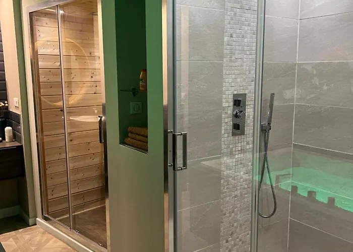 Avec Jacuzzi Sauna&home Cinéma - Nid D'angers * Angers