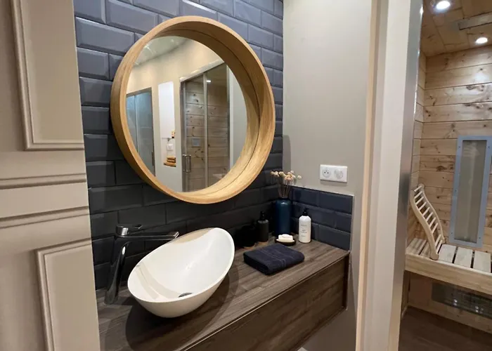 Avec Jacuzzi Sauna&home Cinéma - Nid D'angers Angers