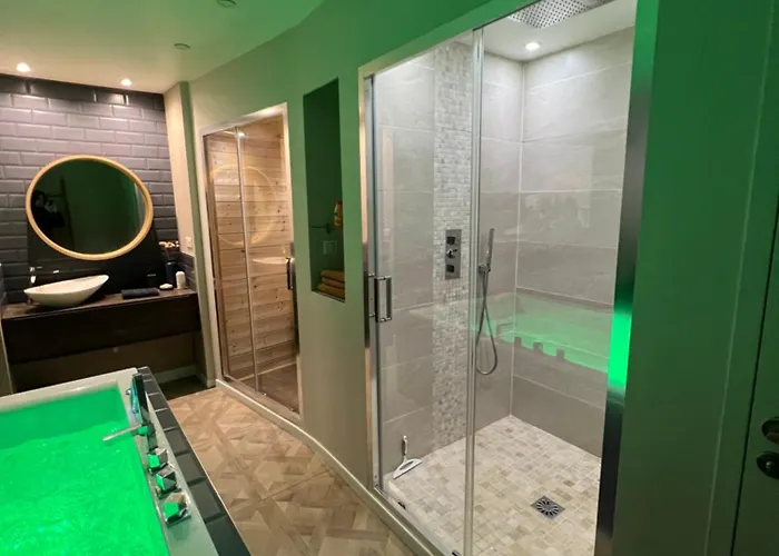 Avec Jacuzzi Sauna&home Cinéma - Nid D'angers * Angers